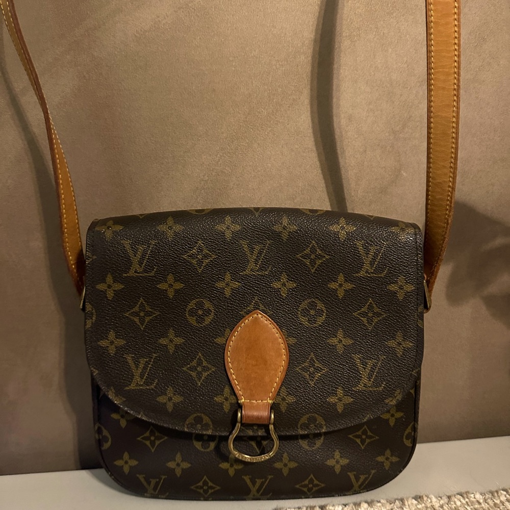 Authentic Louis Vuitton vintage St. Cloud, great condition